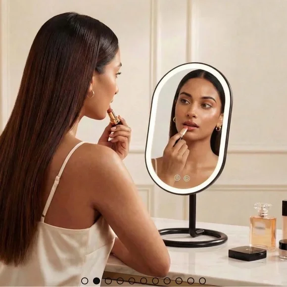 Like new Fancii Vera LED Vanity Mirror with magnifying mirror - Picture 2 of 5